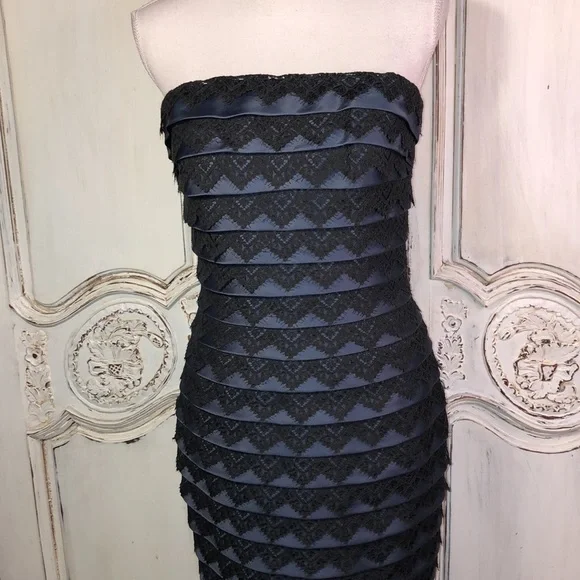 Carmen Marc Valvo Strapless Navy and Black Bandage Special Occassion Dress S/8 - Picture 4 of 16